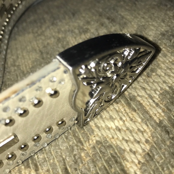 Leather M/L Studded Cream Color Bling Belt Thick - Picture 4 of 7